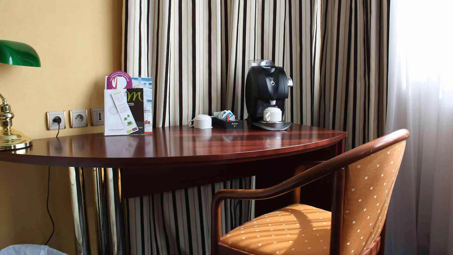 Mercure Vannes Le Port Hotell